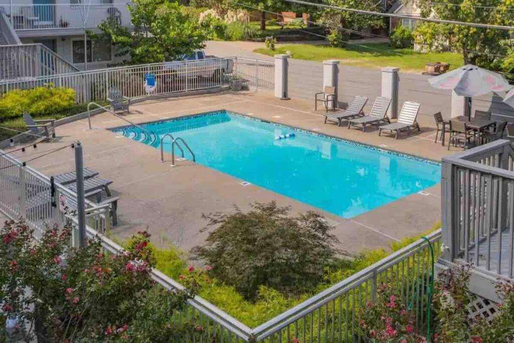 Appartamento Walk To 12 South, 7 Min To Downtown, Free Parking! Nashville Esterno foto