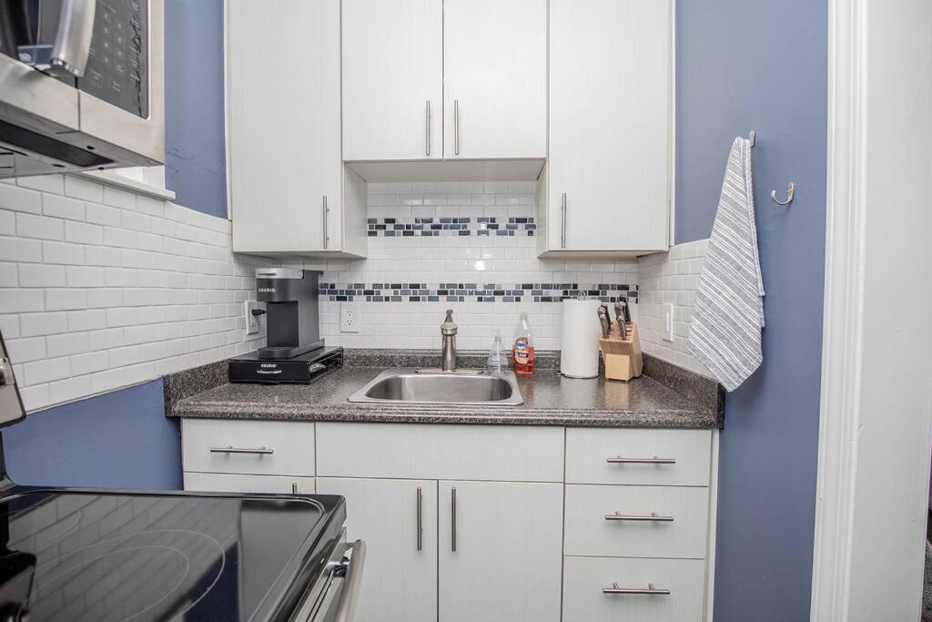Appartamento Walk To 12 South, 7 Min To Downtown, Free Parking! Nashville Esterno foto